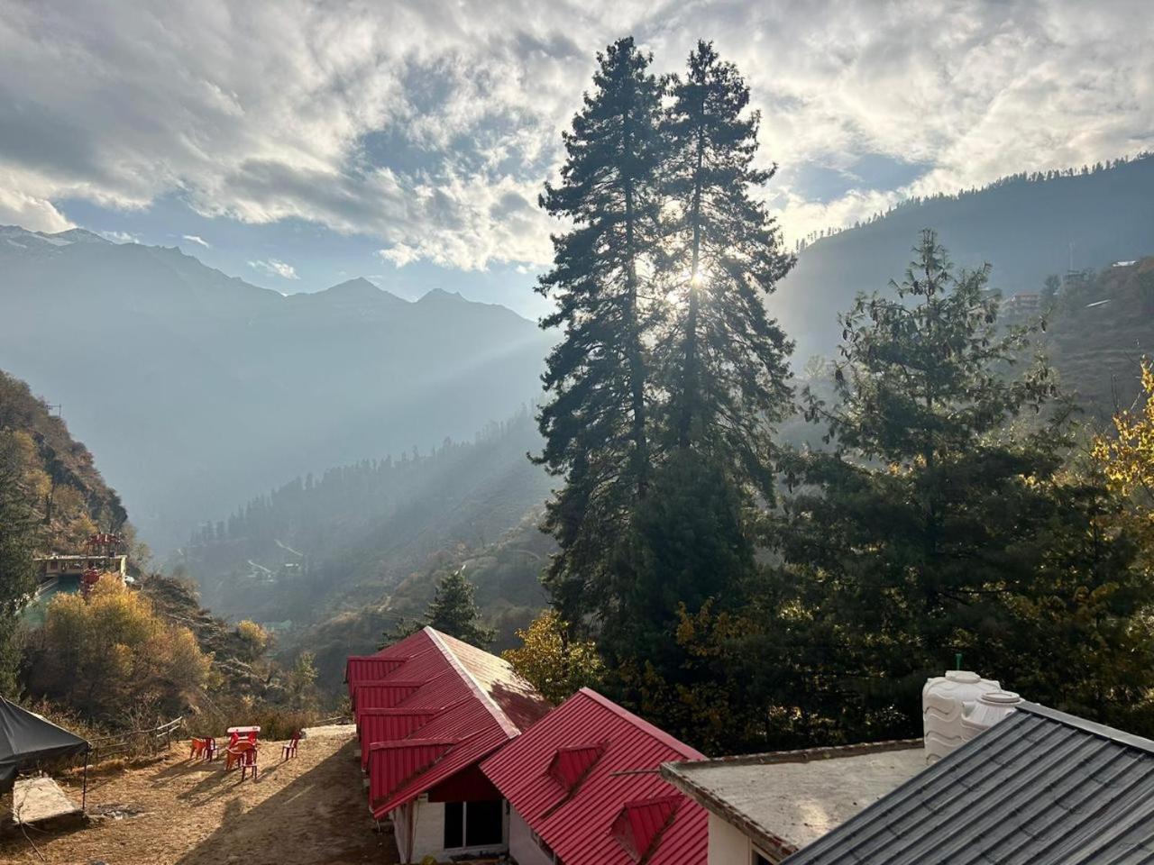 Lord Shiva Dimension Hotell Tosh Eksteriør bilde