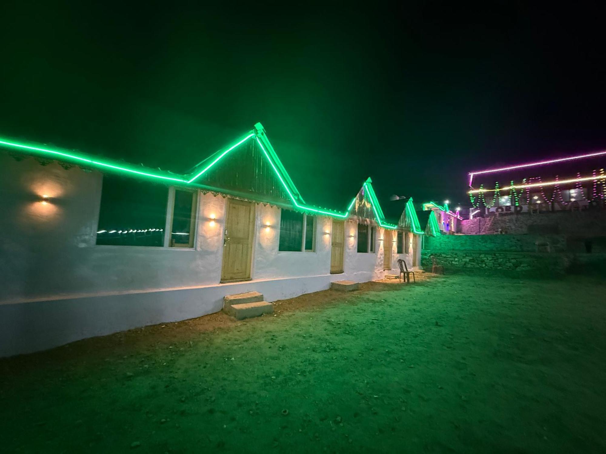 Lord Shiva Dimension Hotell Tosh Eksteriør bilde