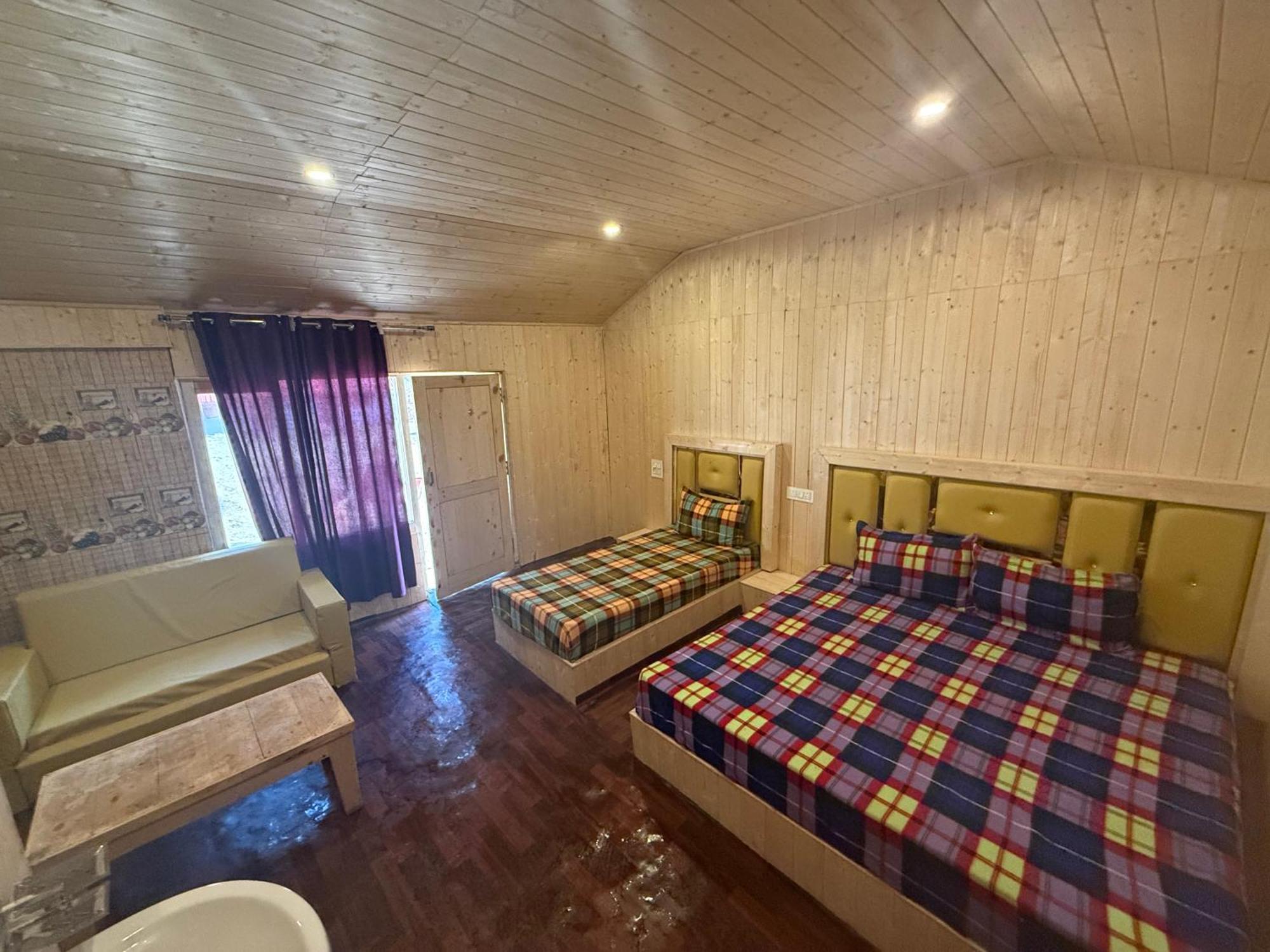 Lord Shiva Dimension Hotell Tosh Eksteriør bilde