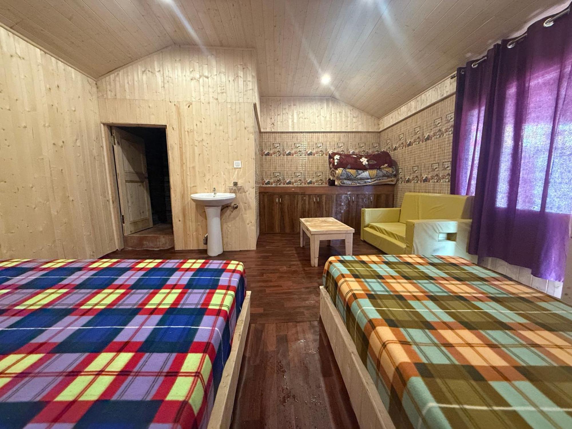 Lord Shiva Dimension Hotell Tosh Eksteriør bilde